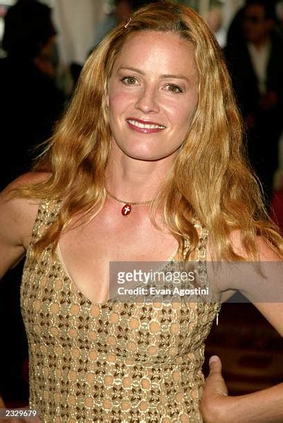 1,115 Actress Elisabeth Shue Stock Photos & High